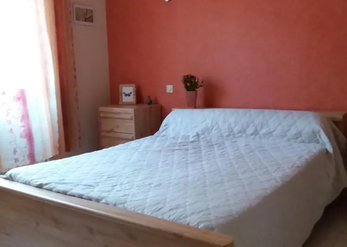 Semesterbostad Maison Les Iris *